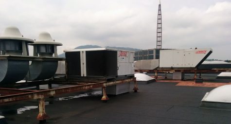 Tareas de mantenimiento en Intu Asturias